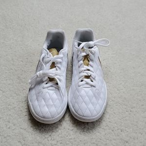 NIKE LEGENDS 10R KIDS SOCCERSHOES BRAND NEW NO TAG